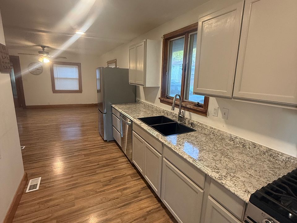 1st image of 536 N 15th St
