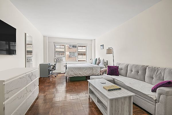 1st image of 35 Park Ave APT 4D