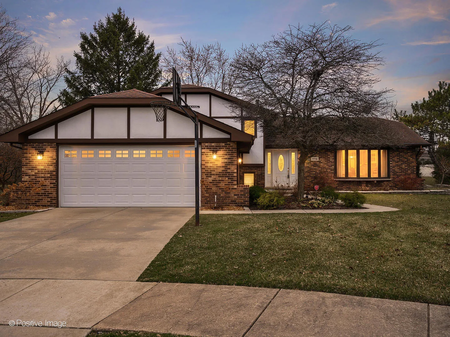 9716 S Kingsbury Ct photo 1