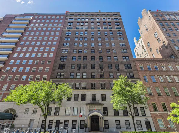 50 East 72nd Street image 1 of 10