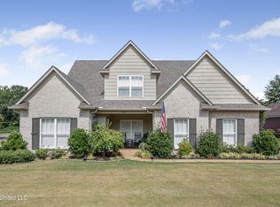 576 Rowan Oak Pl, Hernando, MS 38632