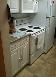 1st image of 30 Fieldstone Dr