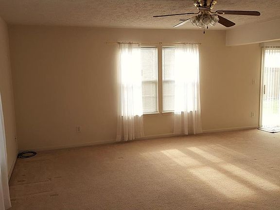 4th image of 10535 Wintergreen Way