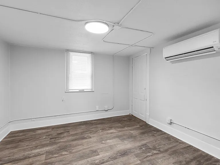 117 S 38th St #4 — Photo 4