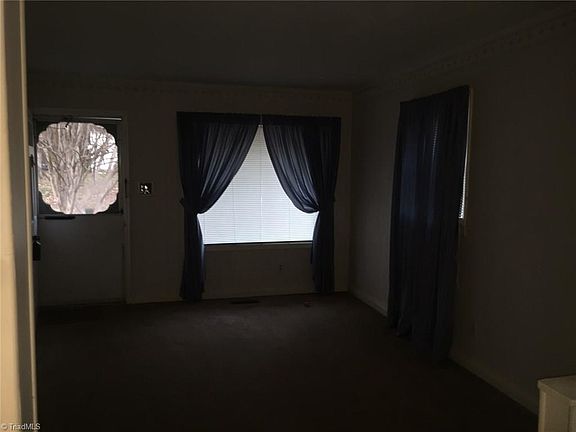 2nd image of 1315 Oak St