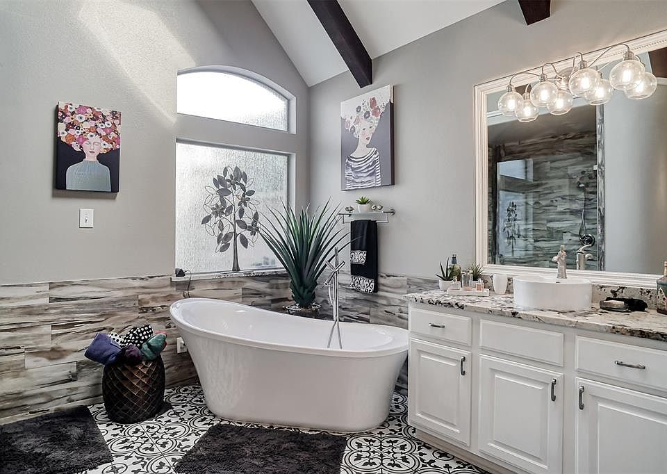 1st image of 46 Carlyle Pl