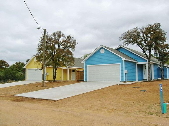 2nd image of 128 Oak Dr