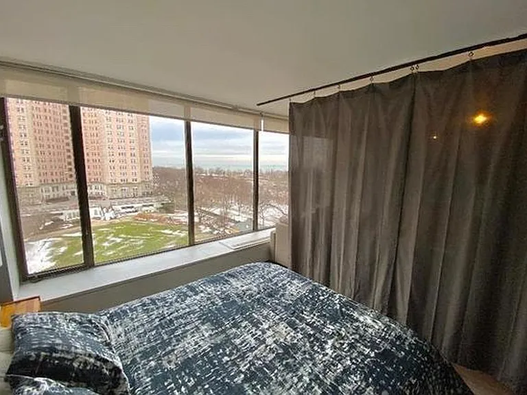 5455 N Sheridan Rd — Photo 9