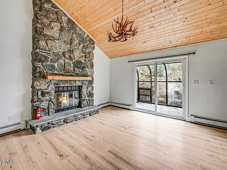 49 Lake View Dr #14 — Photo 3