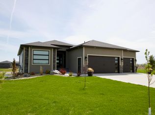 3817 Bounty Cir, Bismarck, ND 58504