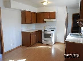4th image of 109 Pine St