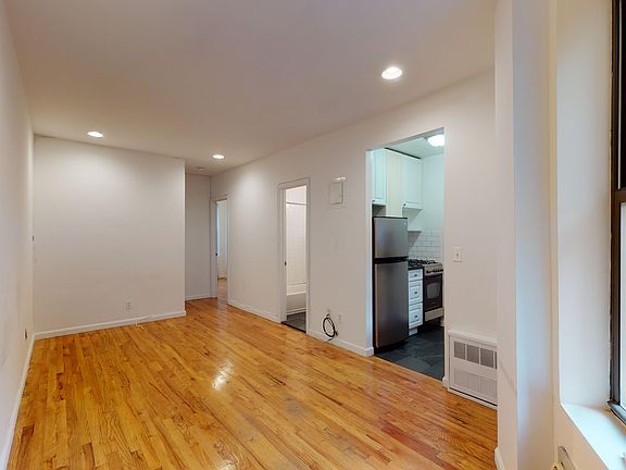 4th image of 417 E 65th St APT 19