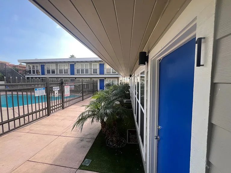 The Palms — Photo 3