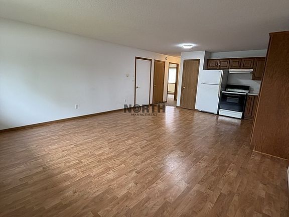 3rd image of 320 Irving St