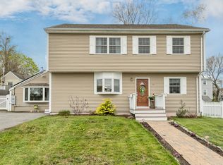 74 Wollaston St, Lowell, MA 01852