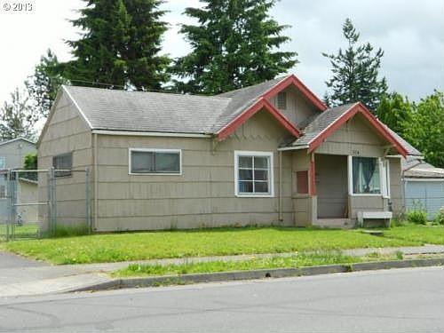 1st image of 324 NW Connell Ave