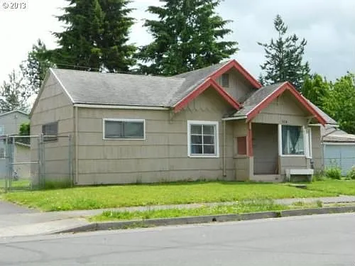 324 NW Connell Ave photo 1