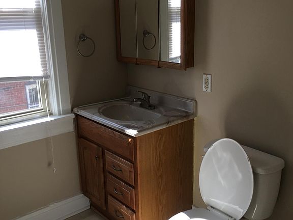 5th image of 120 W McPherson St