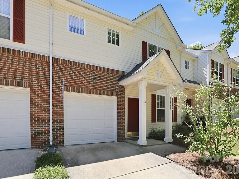 10781 Essex Hall Dr — Photo 28
