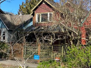 718 N 67th St, Seattle, WA 98103