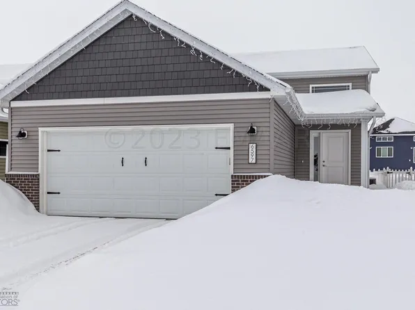 6597 26th St S, Fargo, ND 58104