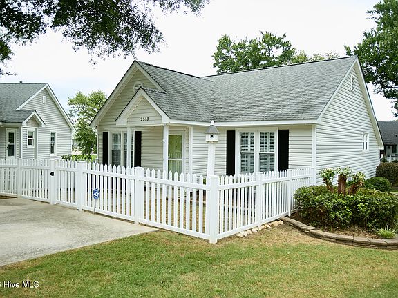 3rd image of 2513 Springlake Place N