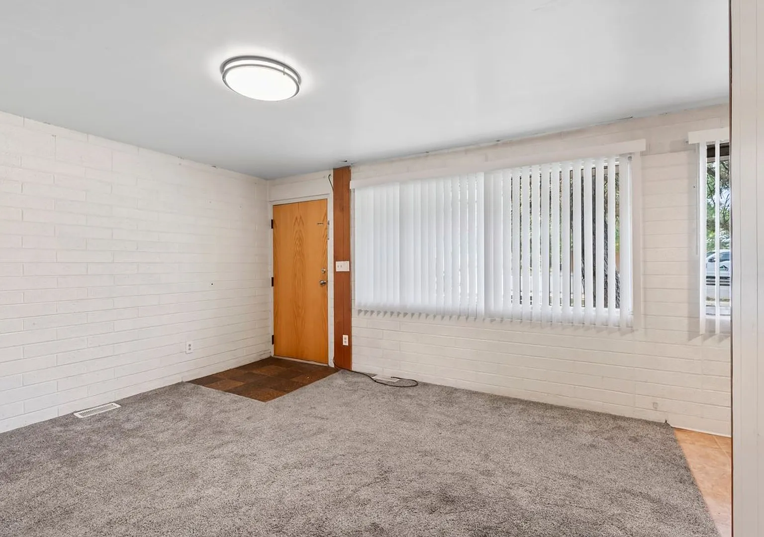 Sandy Apartments — Photo 3
