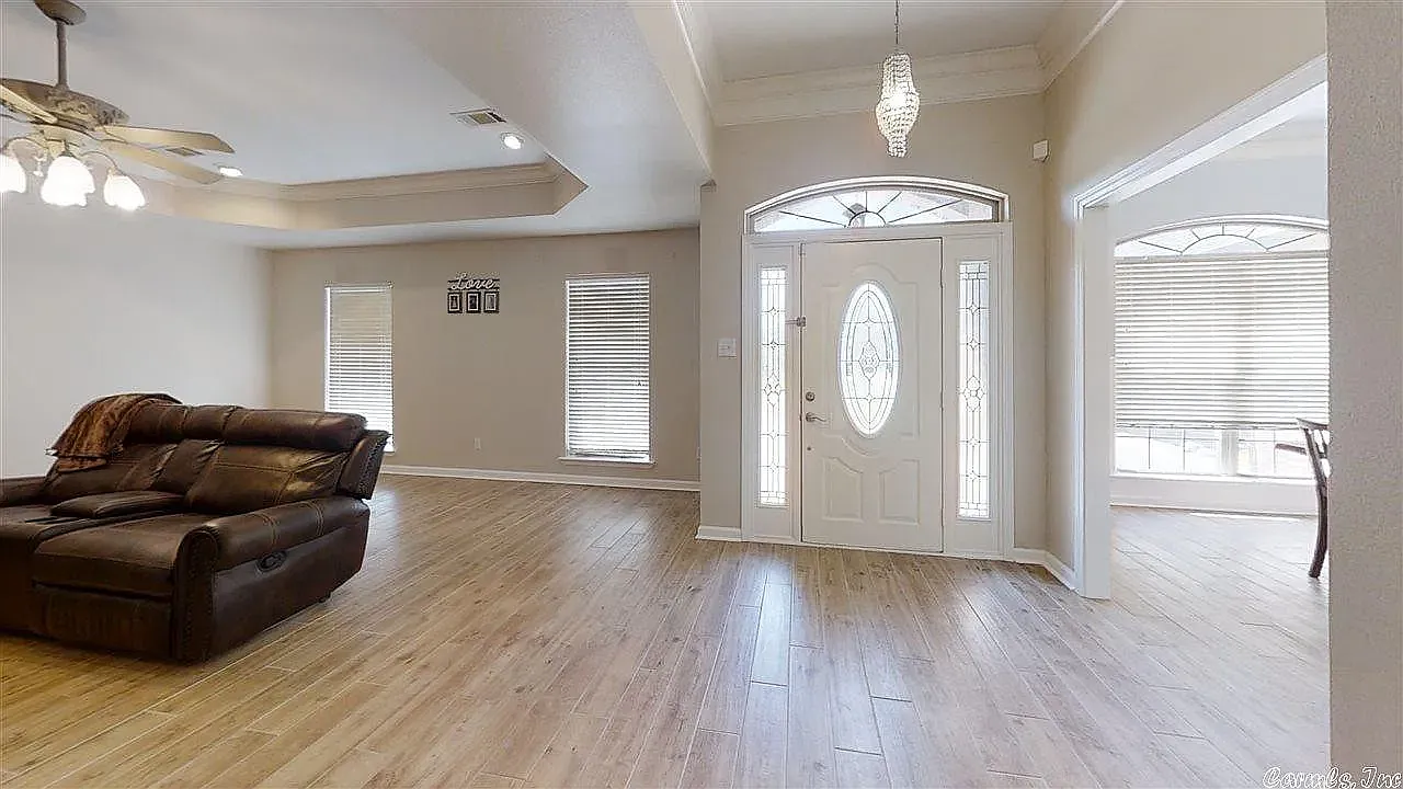 4 bed, 2271 sqft, $1,800 — Photo 3