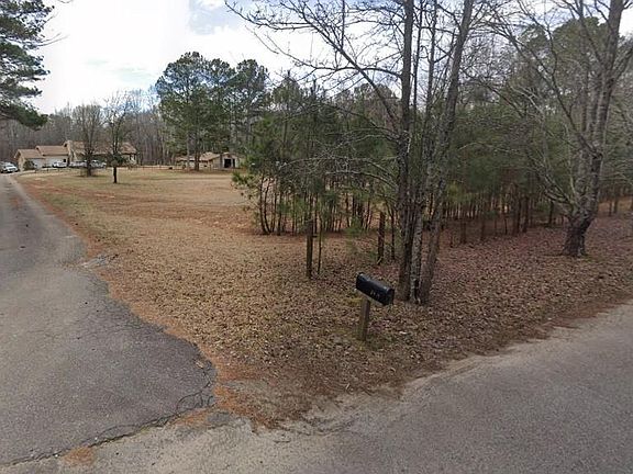 3rd image of 3545 Rollins Rd