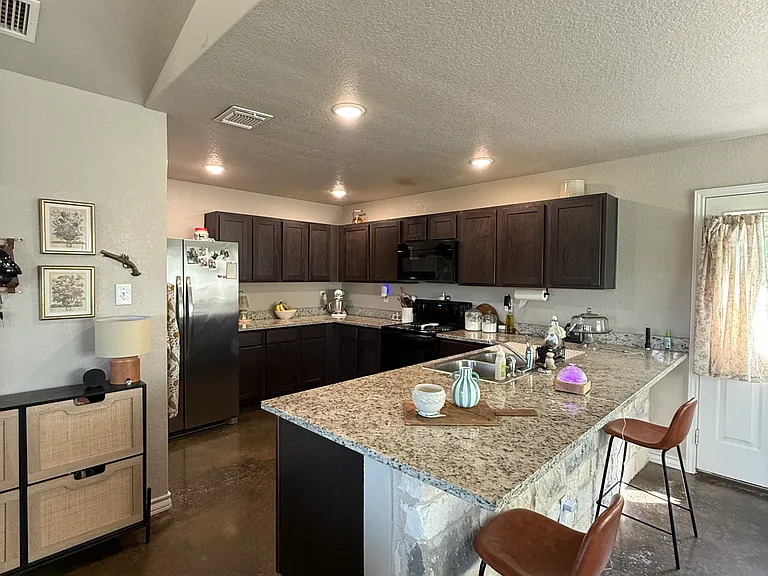 3274 Contour Dr — Photo 11