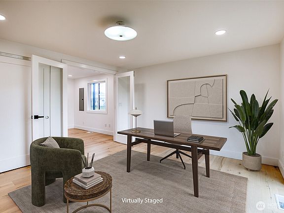 4th image of 506 Sand Dune Avenue SW