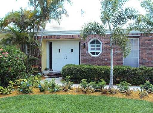 2nd image of 1131 Bimini Ln