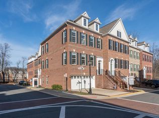 10710 Cameron Glen Dr, Fairfax, VA 22030