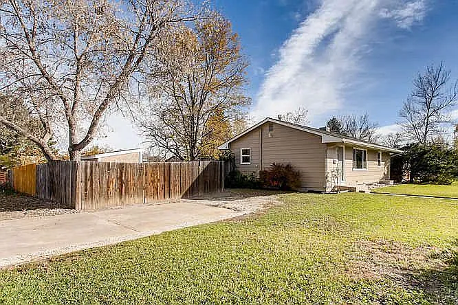 1000 Ponderosa Dr — Photo 2