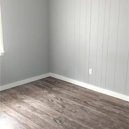 5th image of 127 Michelle Dr