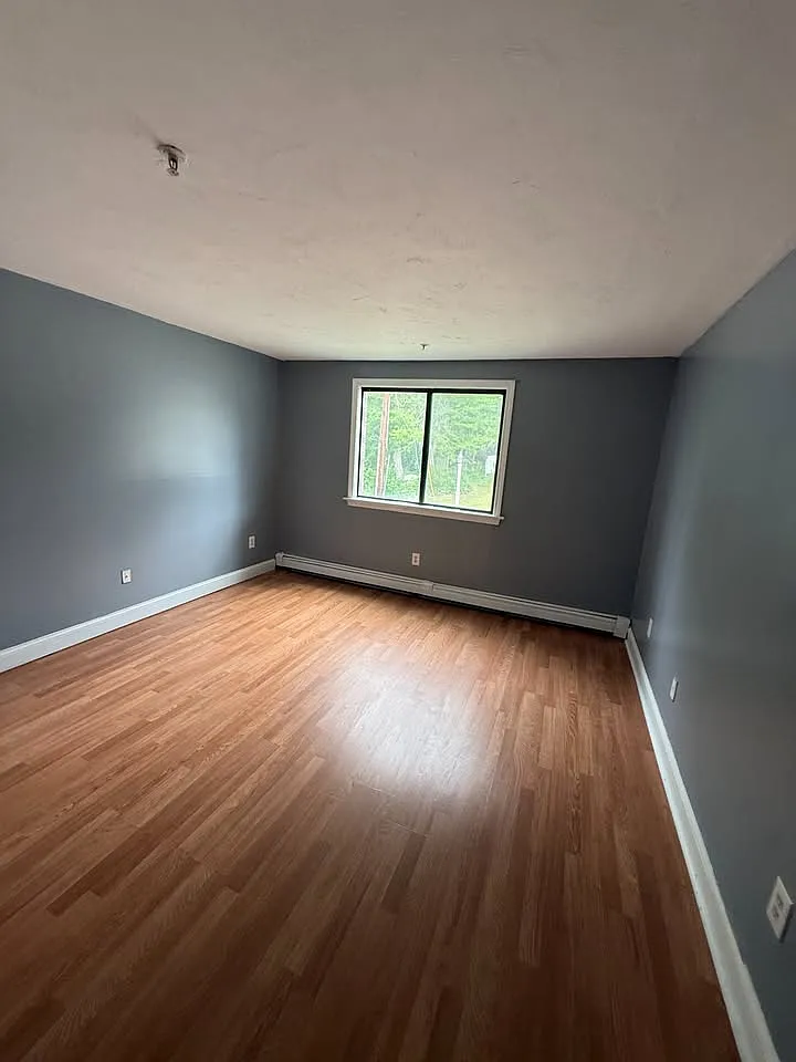 2 bed, 700 sqft, $2,075 — Photo 3