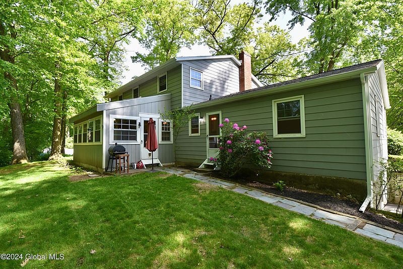 4th image of 21 Glenwood Drive