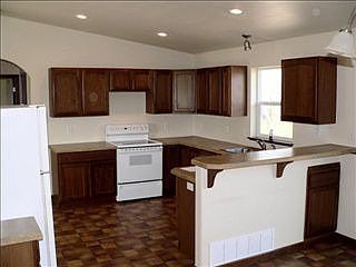 5th image of 2140 Bluebird Dr