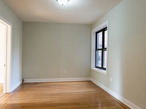 607 West 190th Street image 2 of 7