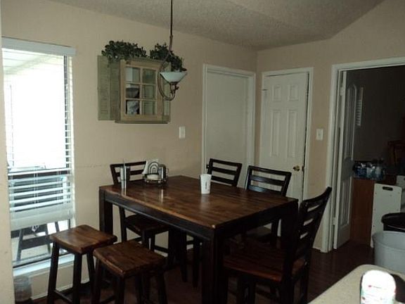 3rd image of 1532 Gardenia Dr