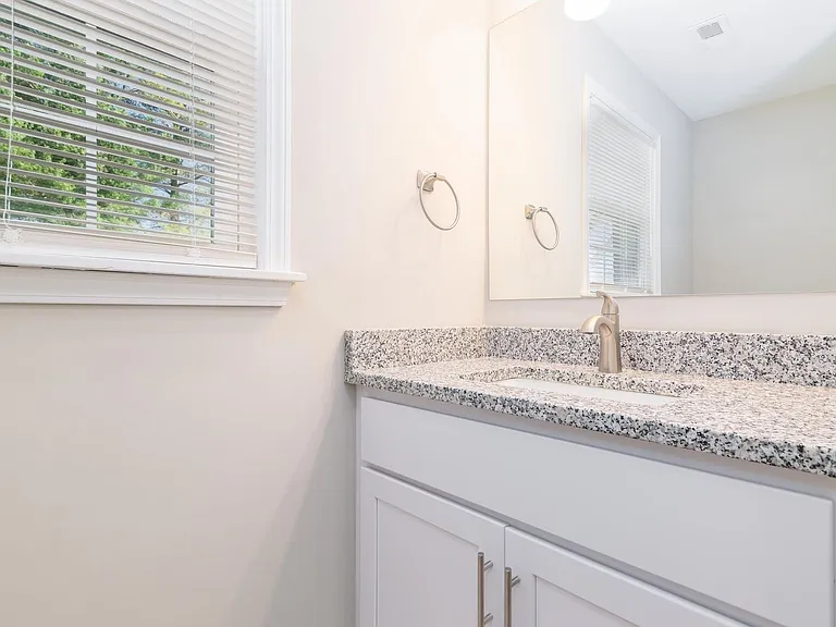 2 Bedroom/1 Bath and 3 Bedroom/2 Bath Quadplex — Photo 11