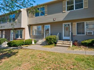 9 Countryside Ln #4, Middletown, CT 06457