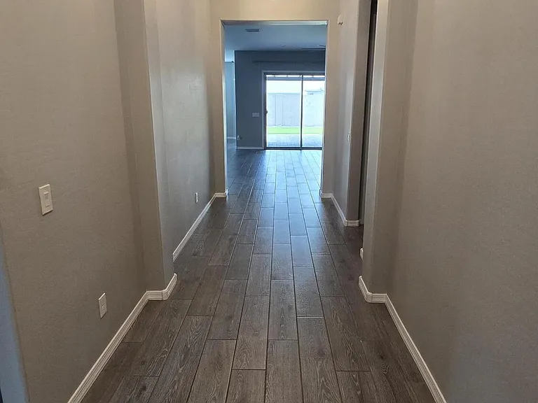 18351 W Mercer Ln — Photo 6