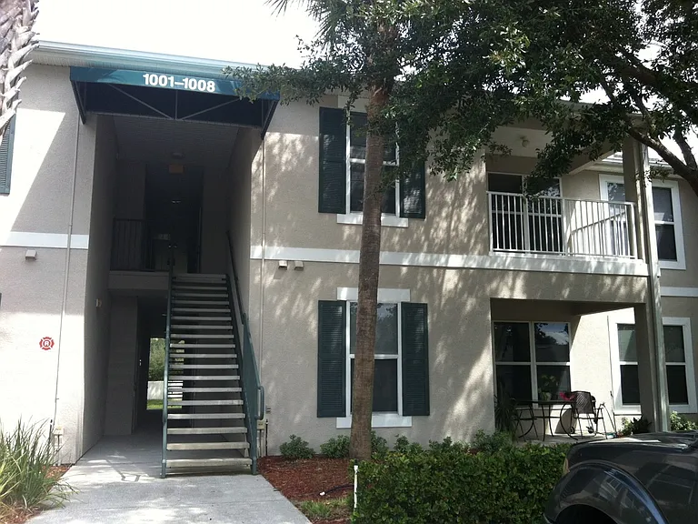 1004 Hemingway Cir — Photo 17
