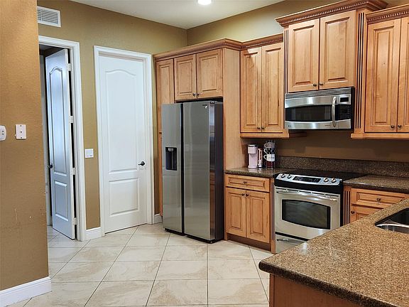 5th image of 4521 Artesa Way