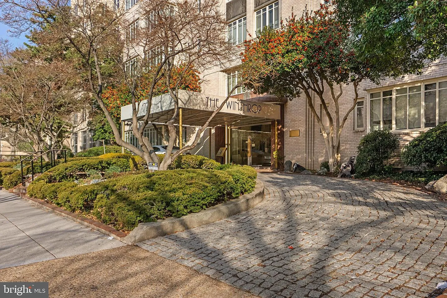 1727 Massachusetts Ave NW #502 photo 1