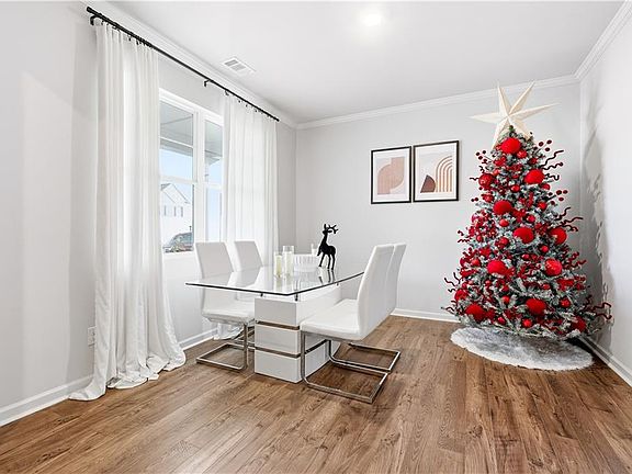 3rd image of 289 Highgrove Way