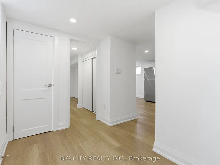 203 Park Rd S #LOWER — Photo 9
