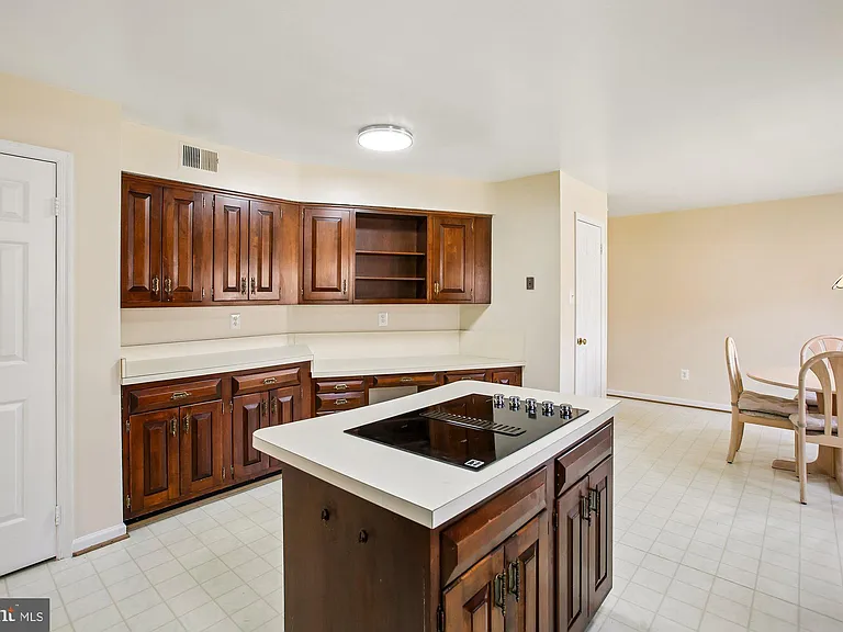 6604 Tina Ln — Photo 7