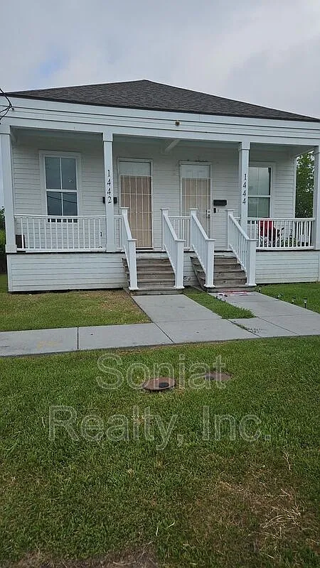 2 bed, 1.0 bath, 792 sqft, $1,295 — Photo 1